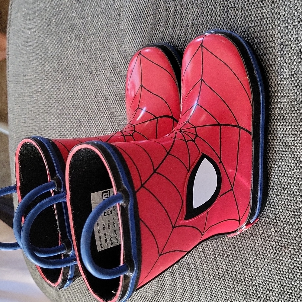 Toddler Boys Spiderman size 5/6 rain boots galoshes wellies